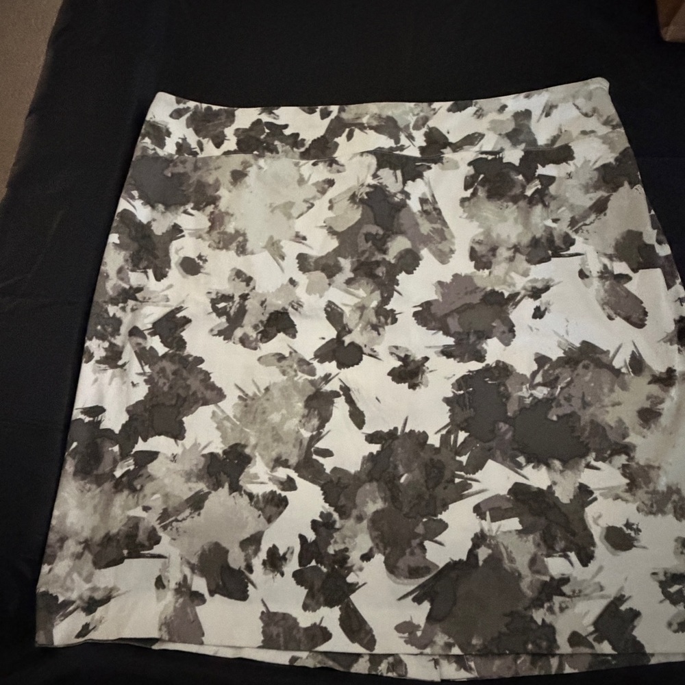 Alfani Gray and White  Skirt